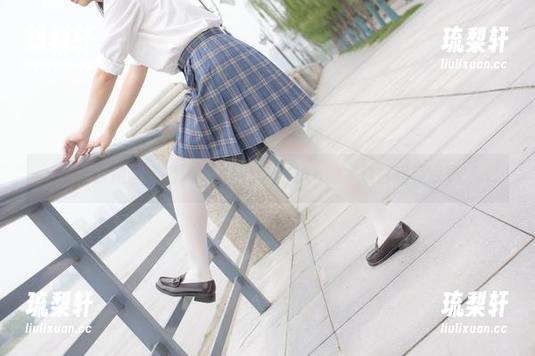 森萝财团-aika 森萝财团 - 浴缸写真精选:Aika的水透白和坏点子