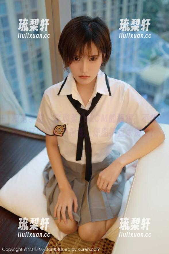 模范学院 - 李雅柔182CM的短裙，不想看却又没法移开视线，原图简直太赞了！