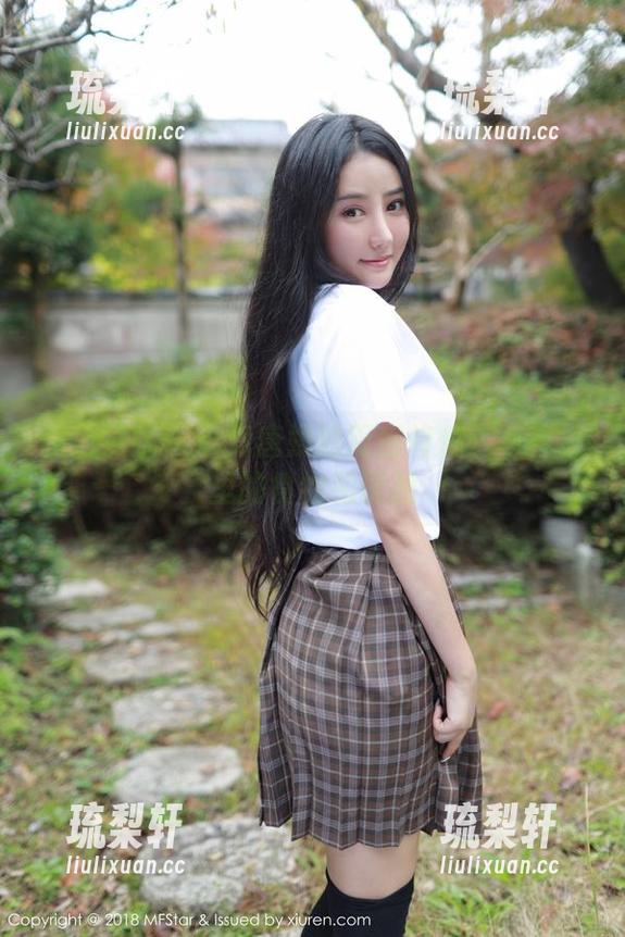模范学院-电竞唐嫣 模范学院 - 电竞唐嫣的厨房修炼:写真集里的食物和诱惑