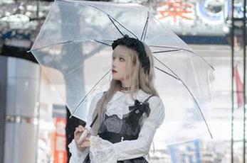 私拍游泳趴，流一_喵喵喵喵喵喵的泳衣资源，水里倒影里的美好想象？