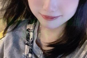 来看看炸酱沐沐妹妹的私拍精品，图片里的欢乐事儿！