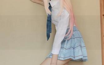 爱老师phd写真集：Kar98k变身偶像，少女前线的清新课堂！