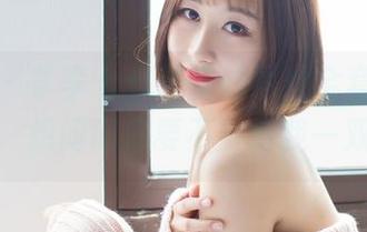 爱蜜社 – 李李七七喜喜的黑丝全套，滑滑的，想问问你要不要借我一双？