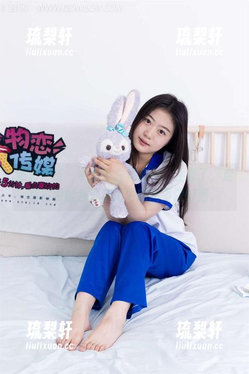 物恋传媒-小晴 物恋传媒 - 小晴的白裙套图,注意了,走路时可能会被脑海中的画面震惊到。