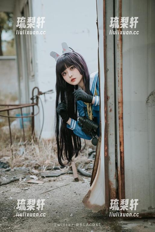 套图来了，白莉爱吃巧克力的美图不火都难，女王范儿十足。