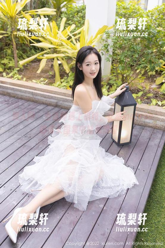 秀人网 - 当信仰遇上福利，安然maleah的修女图集中暗藏滑稽！