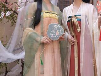 秀人网 – 恩一的泳池图集资源，潜水前请自备防晒霜哦