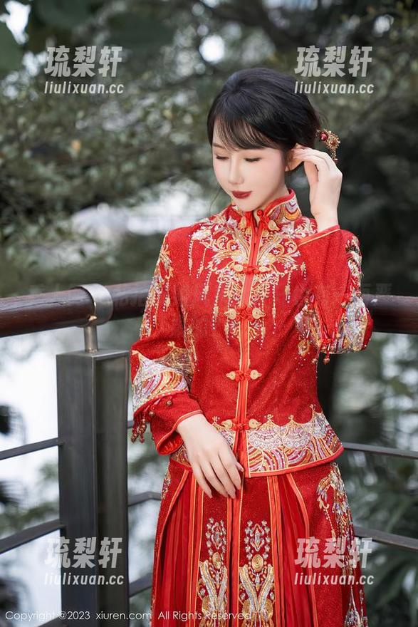 秀人网-汁汁 秀人网 - 私拍御姐风采:汁汁也有一面严肃的?!
