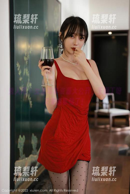 秀人网 - 女友写真资源大公开，王俪丁呀又来搞事情了！