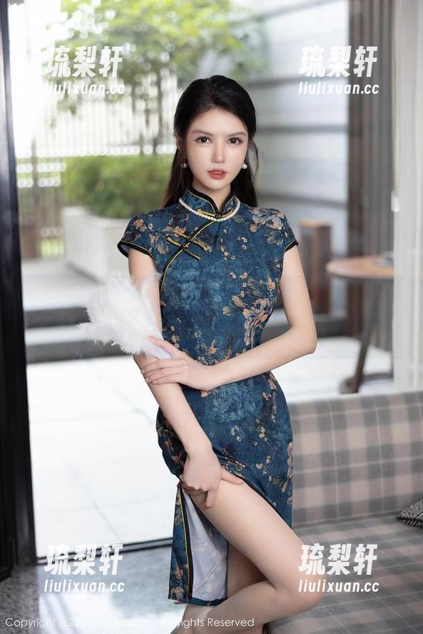秀人网 - 聚焦王雅姗，吊带搭配的定制之美，让我一根筋！