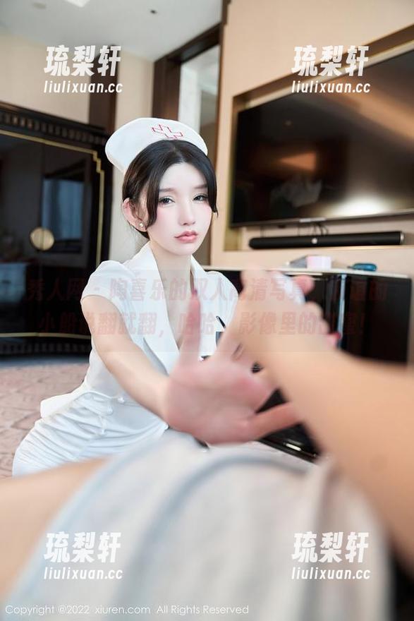 秀人网-陶喜乐 秀人网 - 陶喜乐的双人高清写真,友谊的小船说翻就翻,哈哈,影像里的甜蜜!