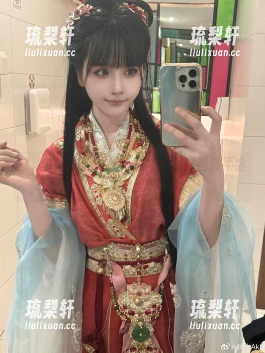 秋山AkI，粉色文化加成——原图会不会太俏皮？