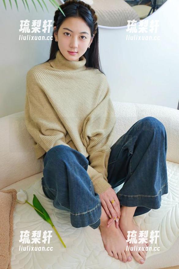 绮梦摄影 - 小莉泳装美图，精选得精致得不行，你见过这种搭配吗？