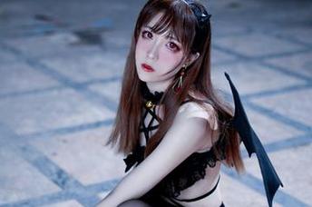 暗黑护士图册：翎柒菜菜把白色变成风骚的翻盘秀