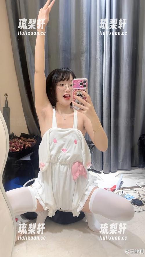 胜利的小生活 微密圈 - 胜利的小生活与她的网盘婚纱促膝长谈