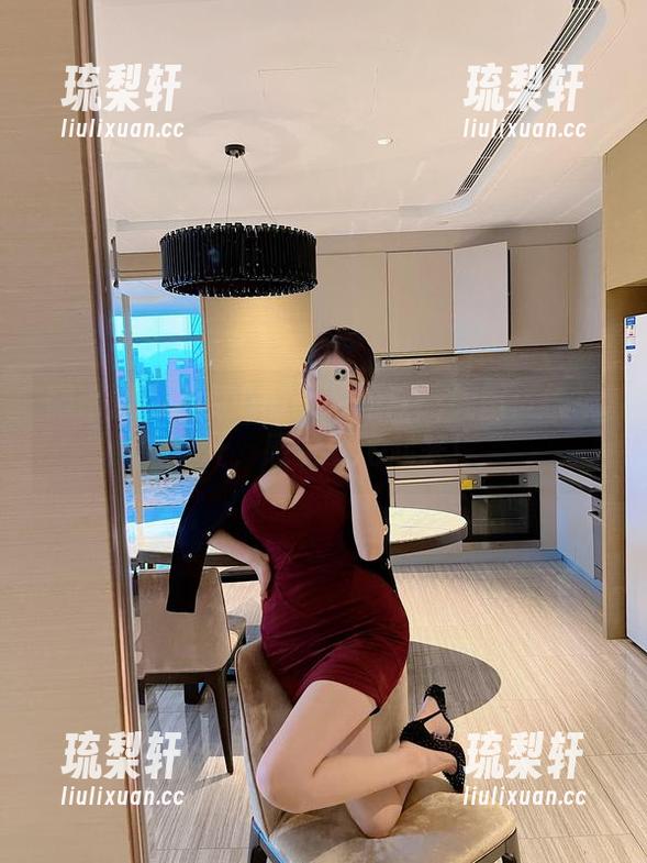 微密圈 - 脸红Dearie的红唇美图：气场全开，感觉要飞起来！