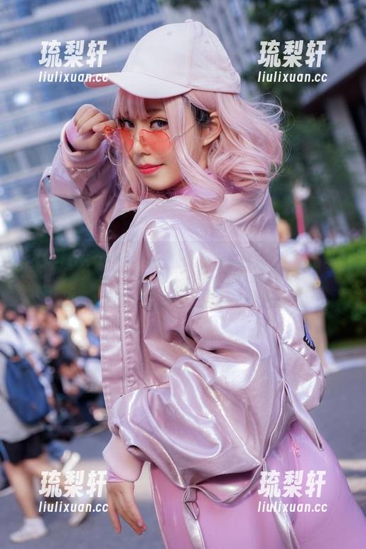 菌烨takoVS卡涅利安：谁才是定制写真界的王者？
