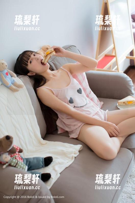 菠萝社-王语纯 菠萝社 - 在线观摩王语纯居家写真,随随便便就把家变成了个小天地,羡慕不已。
