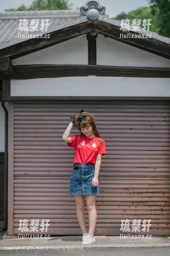 菠萝社-许诺Sabrina 菠萝社 - 自带光环的许诺Sabrina,透明全套美图请慢慢享用。
