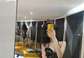 微密圈 – 分享一个封面级的秘书造型！葛征带你颠覆传统的办公室风！
