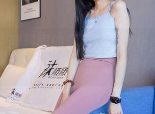 袜啵啵 – 甜甜圈的最新作品开场，厚白丝花絮一揭幕，全场哗然！