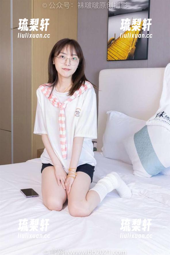 袜啵啵 - 作品集：糯米笔下的女孩谈天说地，随便聊聊原图吧！
