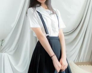 谁说白衬衫无聊？西瓜少女来给你分享属于cos的清新回忆！