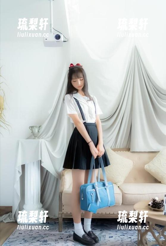 谁说白衬衫无聊？西瓜少女来给你分享属于cos的清新回忆！