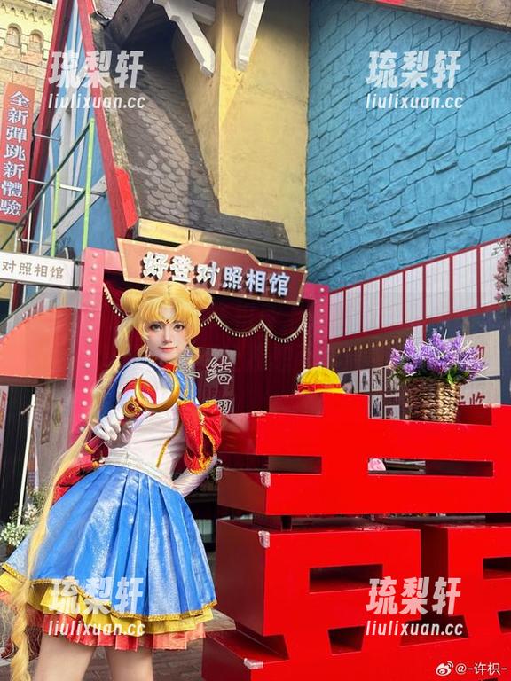 这红色旗袍搭在许枳身上，高清图册中的每张照片都让我想画个圈圈。