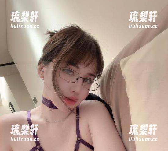 微密圈 - 阿色的天台福利包，天上地下，我只想晒一晒！