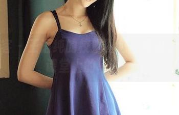 青豆客 – 王语纯的校服图包：真以为只在课堂上的单调？