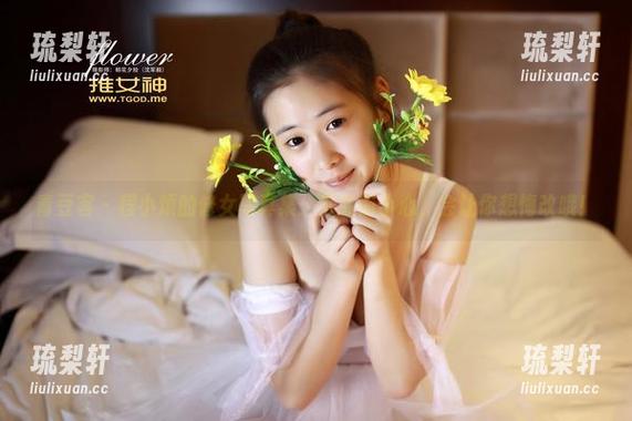 青豆客-程小烦 青豆客 - 程小烦的修女写真集:下载前小心,会让你想悔改哦!